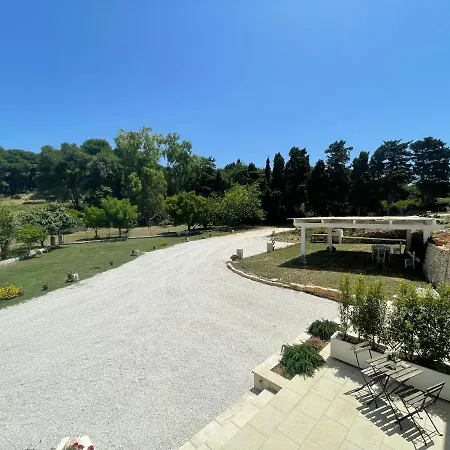 Anna Maria Villa *