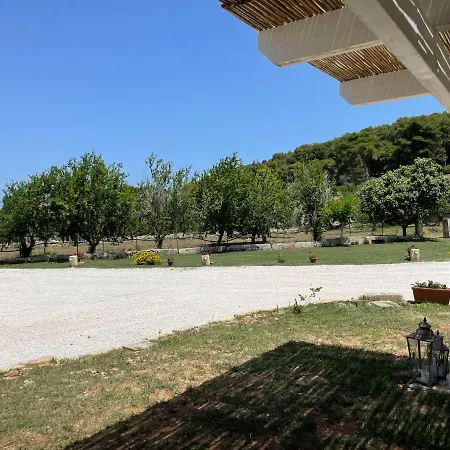 Anna Maria Villa